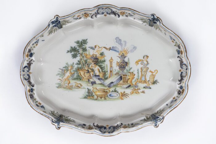 Rossetti Workshop, Polychrome maiolica serving dish